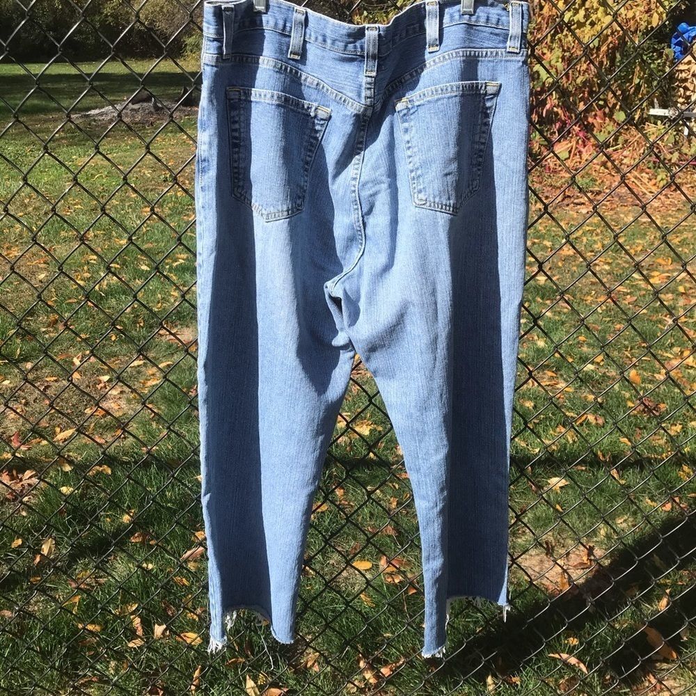 Route 66 distressed raw edge hem jeans/light wash - Picture 2 of 4